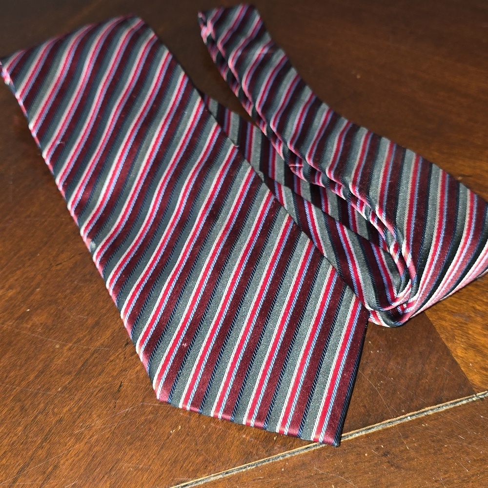 (J28) Elegant Striped Men's Tie - Covington